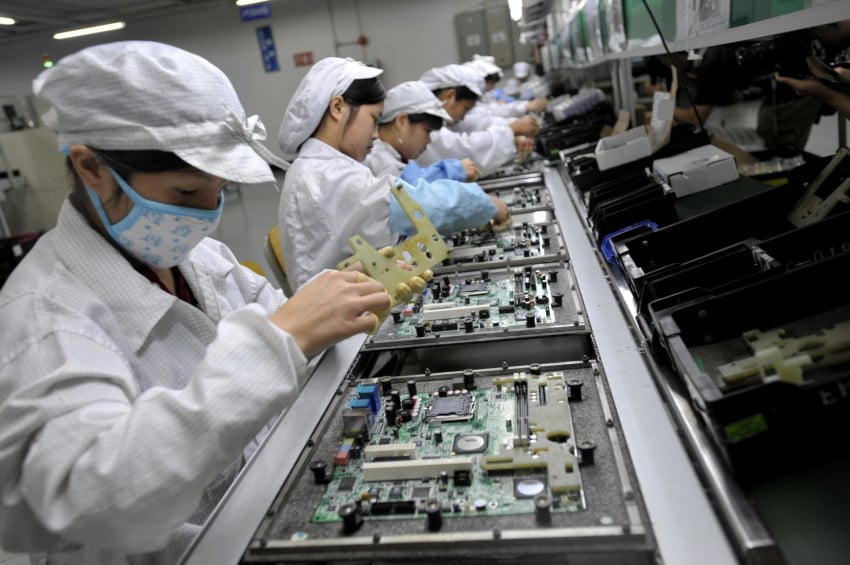 Mengapa iPhone Dihasilkan di China? Alasan di Balik Pilihan Ini!