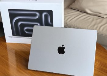 Unboxing MacBook Pro M5 Pro, Isi Kotak Sederhana dengan Beberapa Hal Menarik